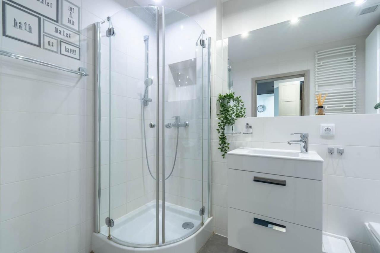 Modern Black Spot Апартаменти Познань